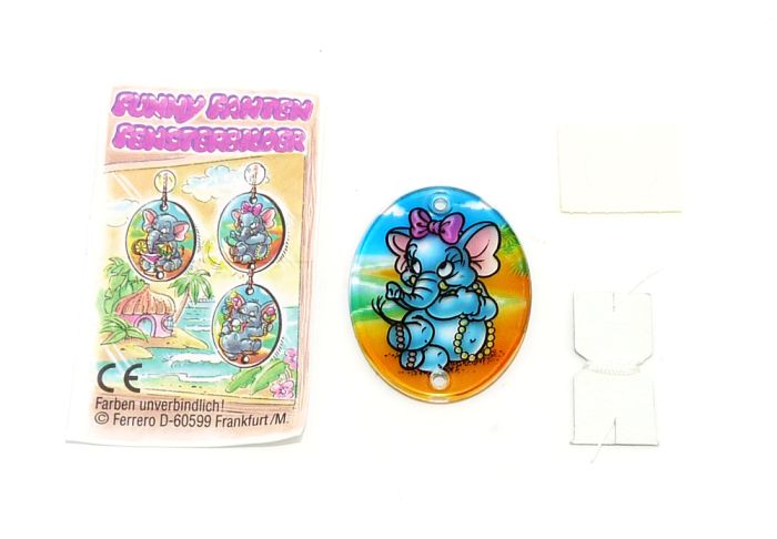 Fensterbild von Charlotte Charme mit Beipackzettel, Aufkleber und Benzel