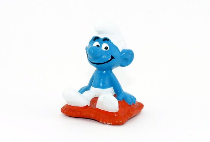 Immer Müder Schlumpf Nur Mit Kissen Unterwegs Bully West Germany Peyo Schlumpf auf Kissen - Ü-Ei online Shop auf