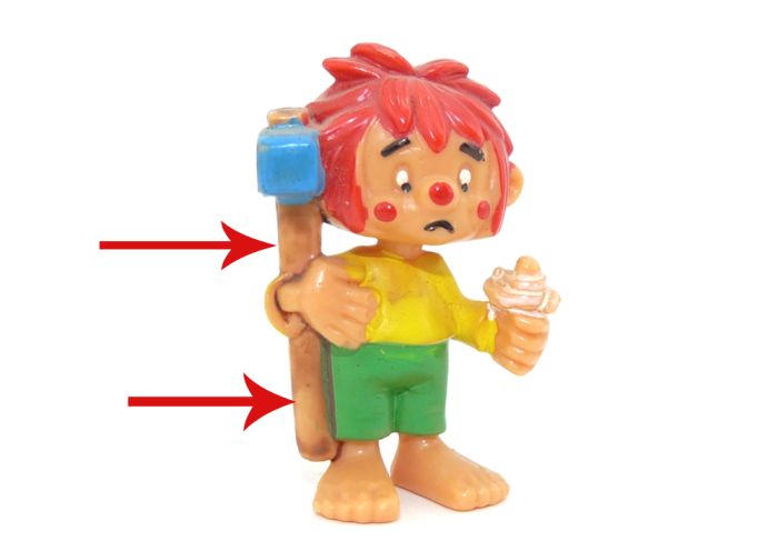 Pumuckl Handwerker mit ganz hellem Hammerstiel, wässrig bemalt (Farbvariante wie die helle Geige)