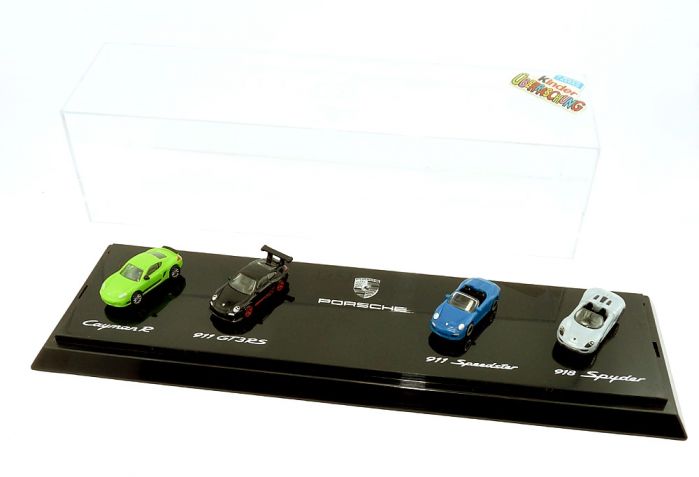 PORSCHE Ü- Ei Diorama 2 mit Modellautos in Vitrine (aus dem Jahr 2012)