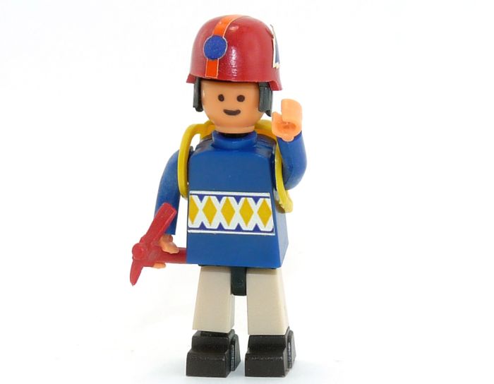 Bergsteiger in blau mit roten Helm und Eispickel, Rucksack hell (Menschen in der Natur von 1988)