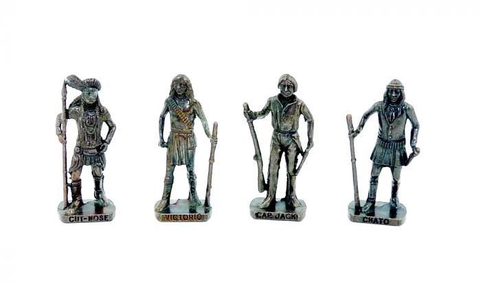 Metallfigurensatz  "Berühmte Indianer Häuptlinge II". Alle 4 Figuren der Serie in dunkel