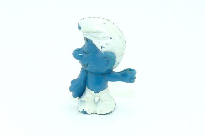 Der Schüchterne Schlumpf aus blauem Grundmaterial in guten Zustand (Ü-Ei Rarität)