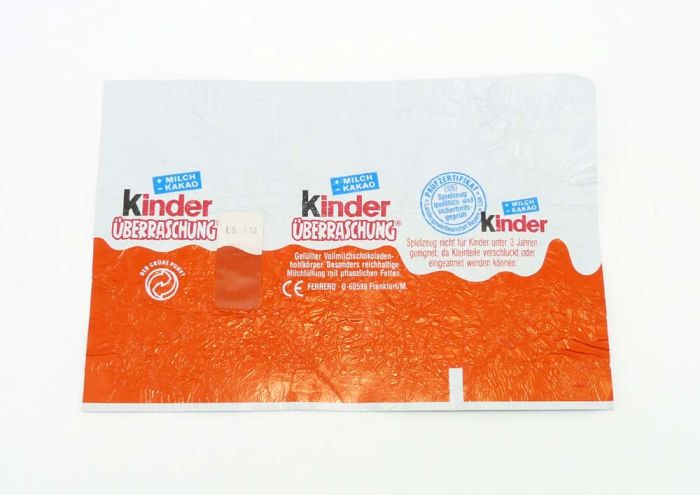 Kinder Überraschungsei Folie - Umverpackung aus den 90ern. Schirftzug ÜBERRASCHUNG noch nicht bunt
