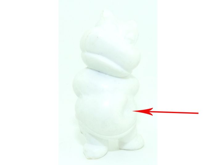 Rohling von Happy Hippo 1988. Grundmaterial weiß und eine Delle im Bauch