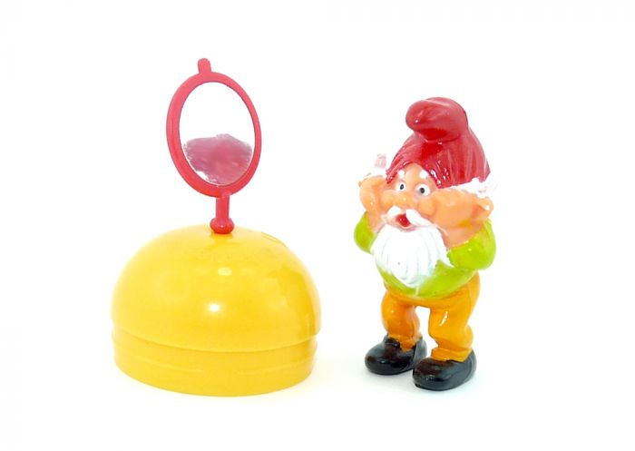 Morgenmuffel mit original Ei und Spiegel, Eihälfte