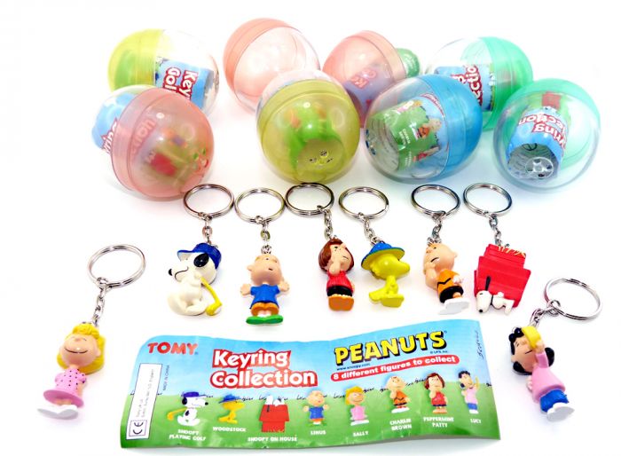 PEANUTS Figurenset als Schlüsselanhänger "Keyring Collection". Alle 8 Figuren mit Zettel und Ei Kapsel [Firma Tomy]