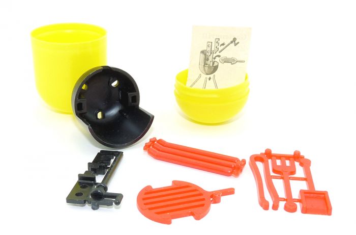 Gartengrill Farbvarinate in schwarz mit Bauanleitung, Kapsel und noch nicht zusammengebaut