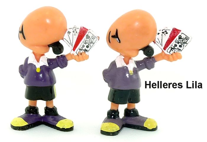 Poker-Face mit etwas hellerem lila Trikot und Schuhe als die Serienfigur