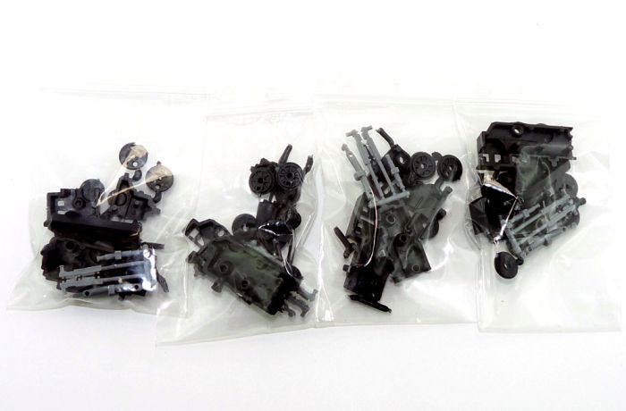 Vier Loks noch nicht zusammengebaut. EU 1982