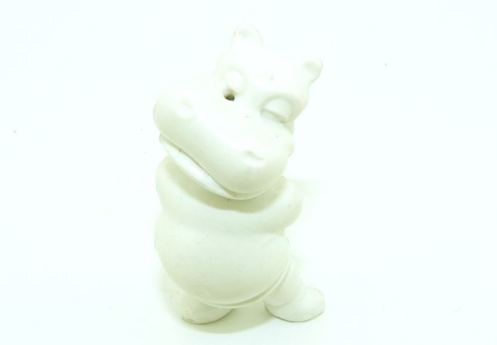 Rohling von Happy Hippo 1988. Grundmaterial weiß mit Luftloch im Auge