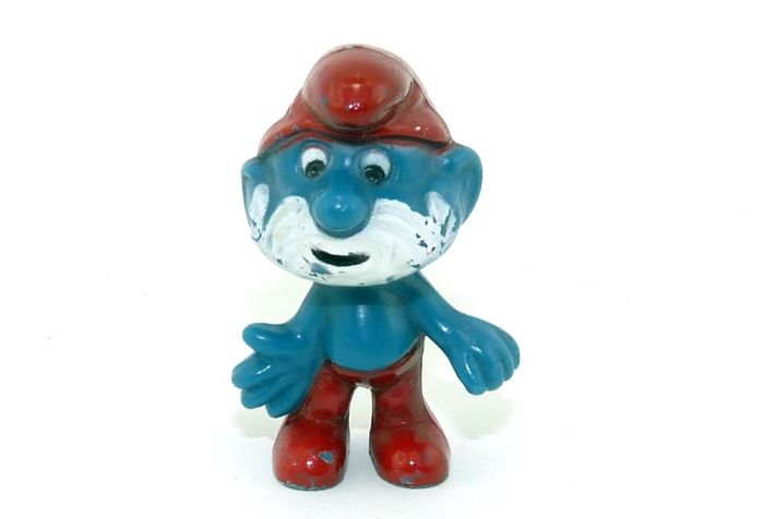Papaschlumpf aus blauem Grundmaterial in gutem Zustand (Ü-Ei Rarität)