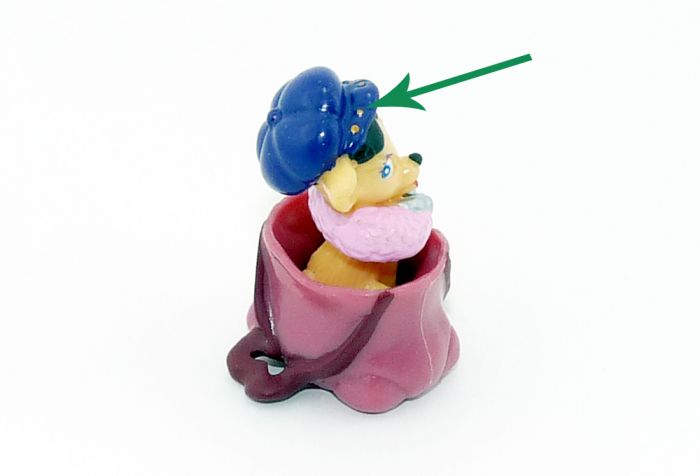 Chi Chi mit goldener Bemalung auf der Mützenknöpfe (Farbvariante)