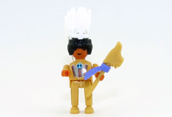 Häuptling mit Friedenspfeife und weißem Kopfschmuck, hellen Oberkörper aus der Serie Schlangenfluss