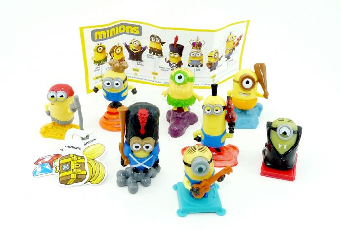 Die MINIONS, alle 8 Figuren der Serie und 1 Beipackzettel