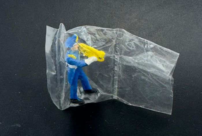 Soldat mit Posaune in original Tüte (Ü-Ei Rarität)