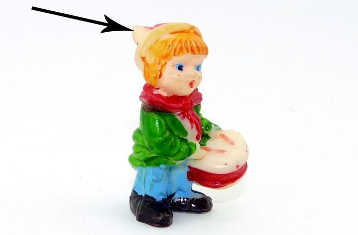 Junge mit Trommel, Hutkrempe und Feder nicht bemalt (Variante)