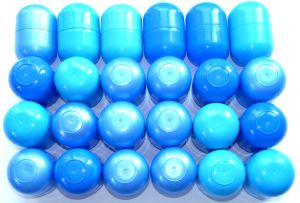 24 leere große blaue Maxi Ei Kapseln von Ferrero für den Adventskalender