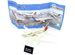 A330-300 Airbus Flugzeugmodel. Asiana Airlines mit Zettel