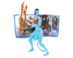 Neytiri aus den Film Avatar. Größe der Filmfigur 11cm.  Maxi Ei von Ferrero 2023 mit den Beipackzettel VUB18