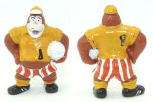 Toni Tornado mit zwei Trikotnummern. Vorne und hinten und das noch an der falschen Position (Ü-Ei Druck Variante)