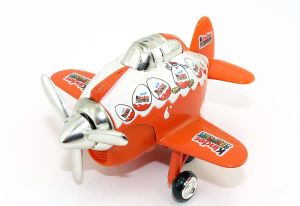 Kinder Überraschungsei Propeller Flugzeug aus China. Länge 10cm