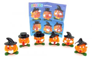 Sechs FRUFOO Halloween Kürbisfiguren und ein Beipackzettel (Firma Onken)