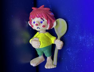 Pumuckl Nimmersatt mit hellem Löffel. Figur in Top Zustand mit Eierlei Garantieschein