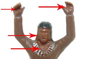 Indianer, wo die Hände und das Gesicht braun bemalt sind