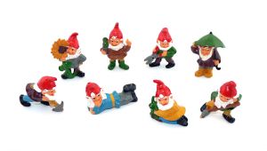 Variantensatz mit hellroten Zwergenmützen Gnomburloni 1