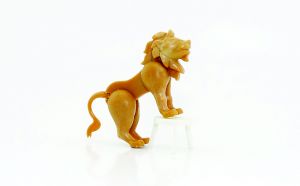 Löwe mit Hocker aus der Serie Zirkus Oasis (Steck-Tiere)