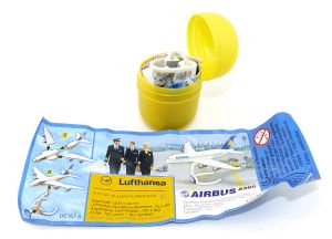 Flugzeug Lufthansa Airbus Modell A380 noch im original Ü-Ei ungebaut