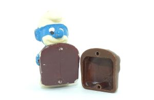 Schlieriger Schokokuss  Schlumpf mit hellbrauner Hälfte (Olympiade der Schlümpfe)