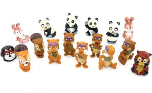 Tao Tao Supersatz mit Varianten. 16 Figuren der Serie von 1985 mit heller und dunkler Ausführung