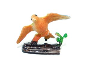 Vogel auf Ast. Bemalung vorne Orange und die Rückseite ist gelb / blau  (Größe 30mm mal 30mm)