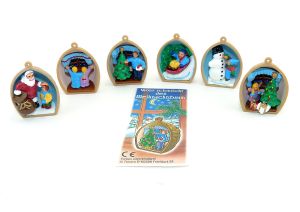 Satz Walnußschalen Anhänger von 1998 für den Tannenbaum mit einem Beipackzettel