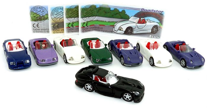 Satz Roadster Automodell mit den Farbvarianten und 4 Beipackzetteln