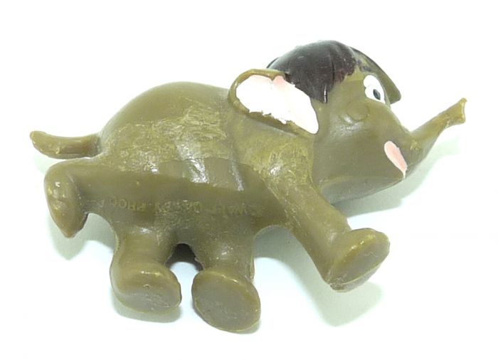 Kleiner Elefant mit heller Struktur im Grundmaterial auf einer Seite (Ü-Ei Variante)